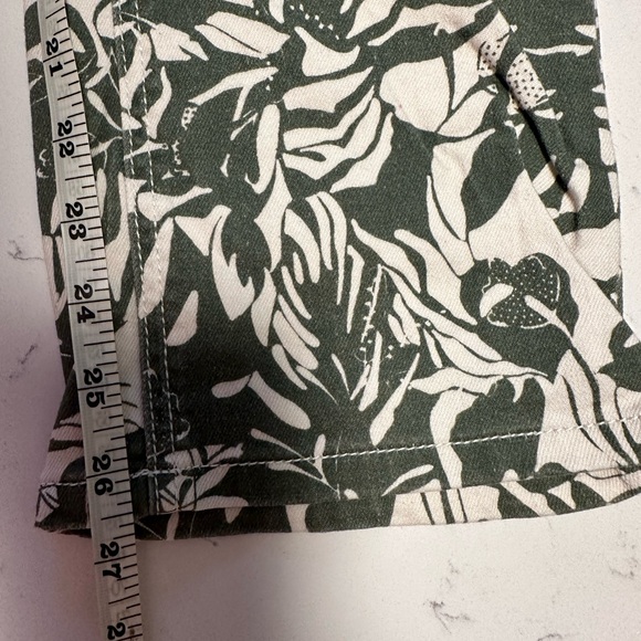 Anthropologie Pilcro bootcut leave print jeans EUC size 29 green - Picture 8 of 10
